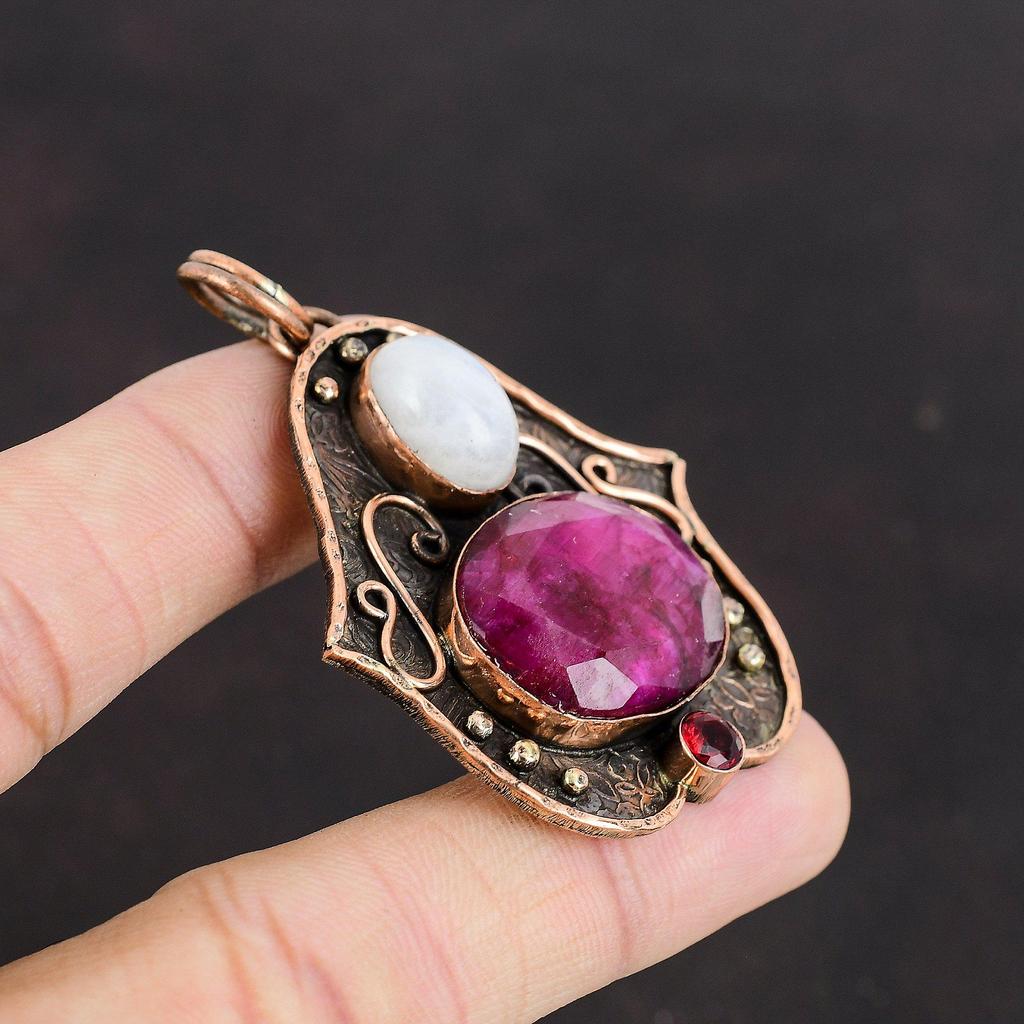 Кулон с ограненным кашмирским рубином, кулон с радужным лунным камнем, кулон с мозамбикским гранатом, медный кулон, красивое ювелирное изделие из драгоценных камней, кулон ручной работы