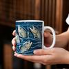 Рыбалка Керамическая кружка Дизайн форели Кофейная кружка с узором синей волны 11/15 унций Рыбное искусство Посуда для напитков Подарки для мужчин Рыбак