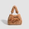 Niche Design Feeling Plush Handbag Осень и зима Чистый цвет Простая все модная сумка через плечо