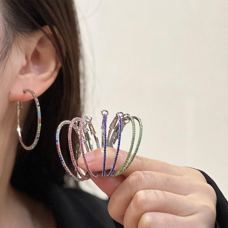 Европейские и американские ретро цветные серьги-кольца - Преувеличенный дизайн, Высококлассные модные аксессуары