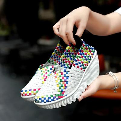 Женские туфли больших размеров 35-42 для женщин 2024 года на танкетке, кроссовки на платформе, модные плетеные женские мокасины с открытым носком, повседневная обувь