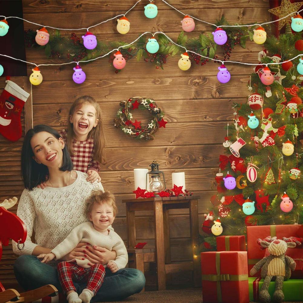 Рождественский венок из сосновых шишек и ягод для внутреннего и внешнего рождественского декора