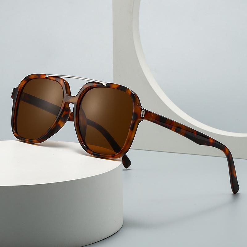 Large frame sunglasses for women, European and American street shots ins glasses, models, square modern sunglasses