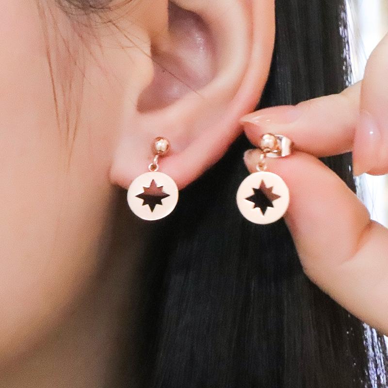 Маленький комплект сережек в стиле аромата, легкие роскошные серьги из титановой стали высокого класса, серьги в прошлом, новый стиль, темпераментные серьги