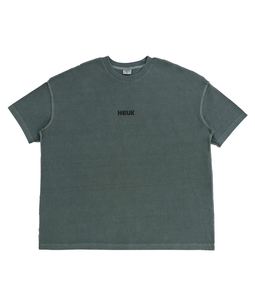 HEUK WEAR Heuk Pigment Back Logo Semi-Overfit Short Sleeve (Khaki)