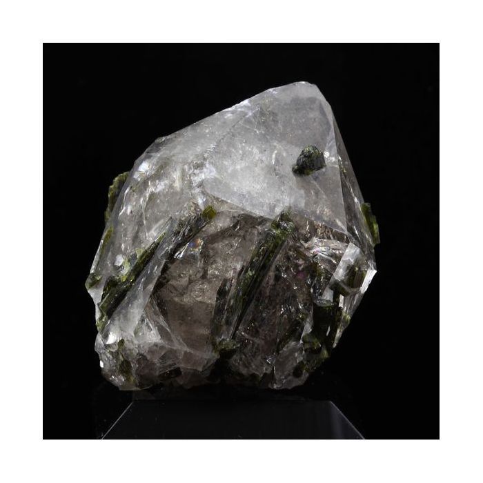 Pierres et Minéraux. Quartz fumé + Epidote. 166.0 ct. Massif des Grandes Rousses, Isère, France.