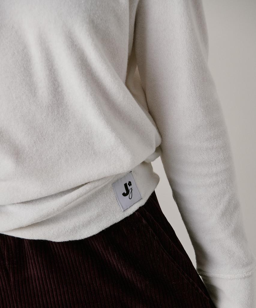 JUNEJUNE SPACE New Logo Basic Turtleneck T-Shirt_White