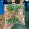 Бамбуковые шпажки для рождественских коктейлей и фруктов с Санта-Клаусом