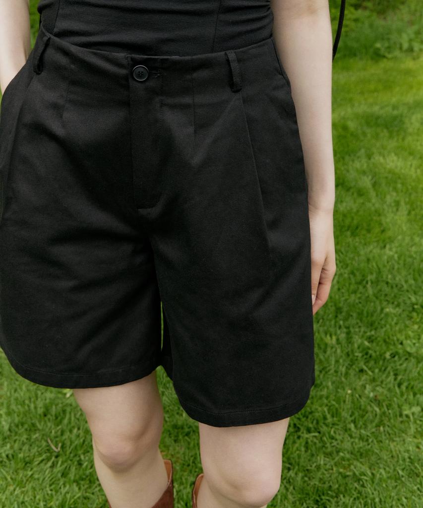 ITOV SEOUL Cotton A-Line Half Pants Black