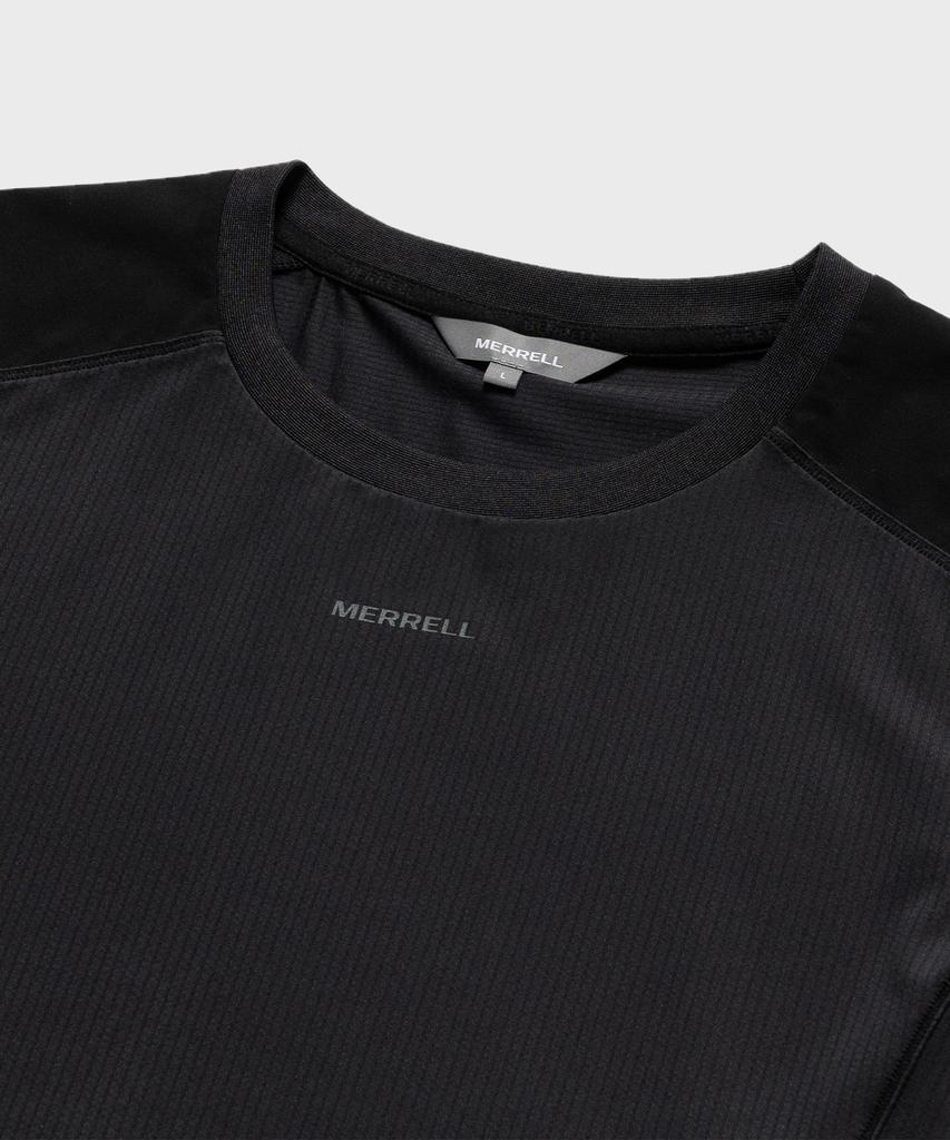 MERRELL [Унисекс] Походная футболка с коротким рукавом и тканой нашивкой Черная