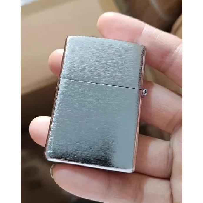 Wholesale Oil Vintage Metal Paraffin Lighter Design Windproof Grinding Wheel Classic Smoking Accessory for Smoking Tool Outdoor
