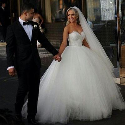 Свадебное платье в корейском стиле с тонким кружевом и бисером - длина до пола, из белого сетчатого тюля, с бретелями сзади