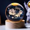 Большой хрустальный шар «Звездное небо» с астронавтом, ночник с 3D-гравировкой и светящейся деревянной подставкой - Идеальный подарок на день рождения для девушки.