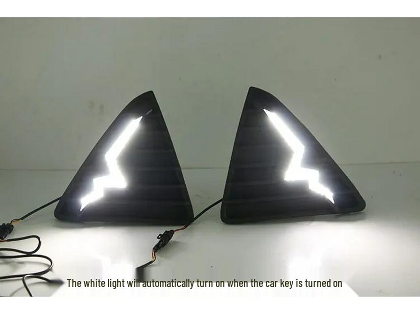 Светодиодный комплект дневных ходовых огней и противотуманных фар для Ford Focus 2012 года - Передний бампер, модифицированный с функцией бегущего огня.