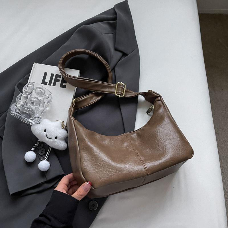 Minimalist Large Capacity Bag Female 2025 New Arrival Summer Popular One Shoulder Bag Casual Class Work Clothing Crossbody Dumpling Bag