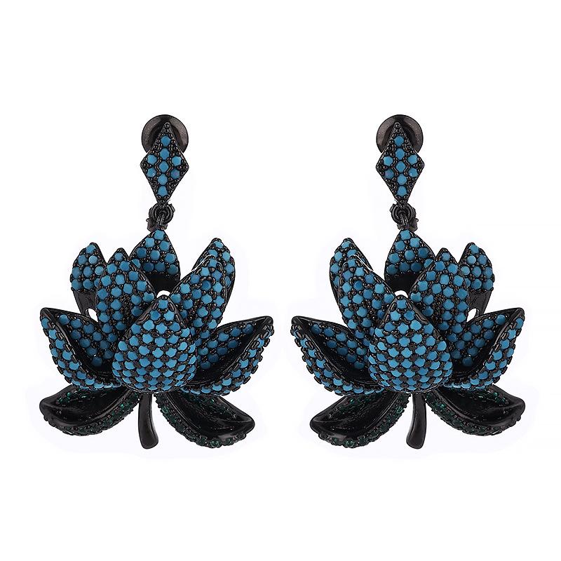 Элегантные многослойные серьги-лотосы с циркониевой инкрустацией из серебра 925 пробы