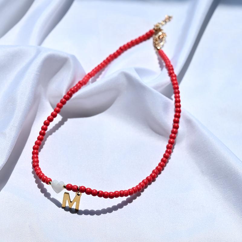 Красочные бусины, первоначальное колье для женщин, ожерелье из нержавеющей стали с буквенным кулоном, модное ожерелье в форме сердца, ювелирные изделия в стиле бохо, аксессуары