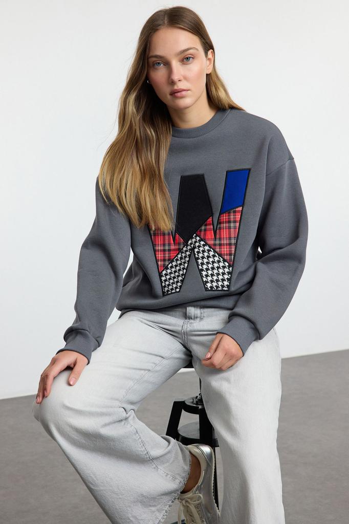 Women's Fashionable Stylish Sweatshirt Ecru Thick Inside Fleece Slogan Patch Detailed Oversize Wide Cut Knitted Sweatshirt