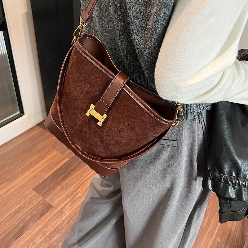 Niche Retro Matte Soft Leather Bucket Bag Women's Bag New High-end Versatile Small Bag Portable Shoulder Messenger Bag