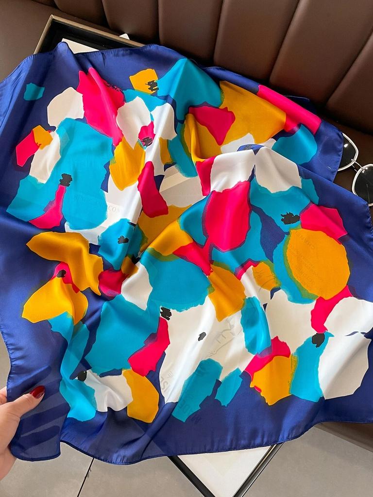 Low-key Luxury Womens Headscarf Is a Must-have for Spring and Summer Imitation Silk Printed Square Scarf Is Fashionable