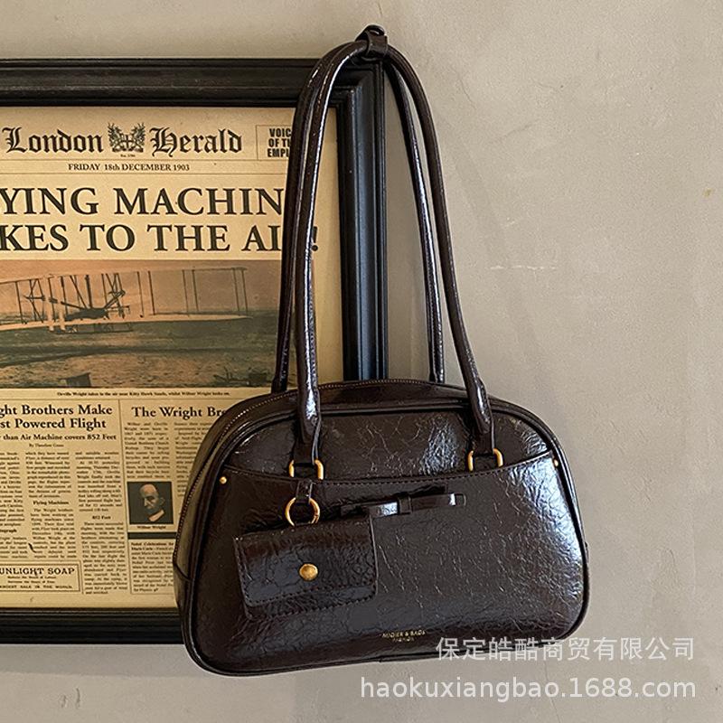 Сумка премиум-текстуры большой вместимости 2025 новая женская сумка осень и зима универсальная на одно плечо подмышечная сумка портативная сумка-подушка