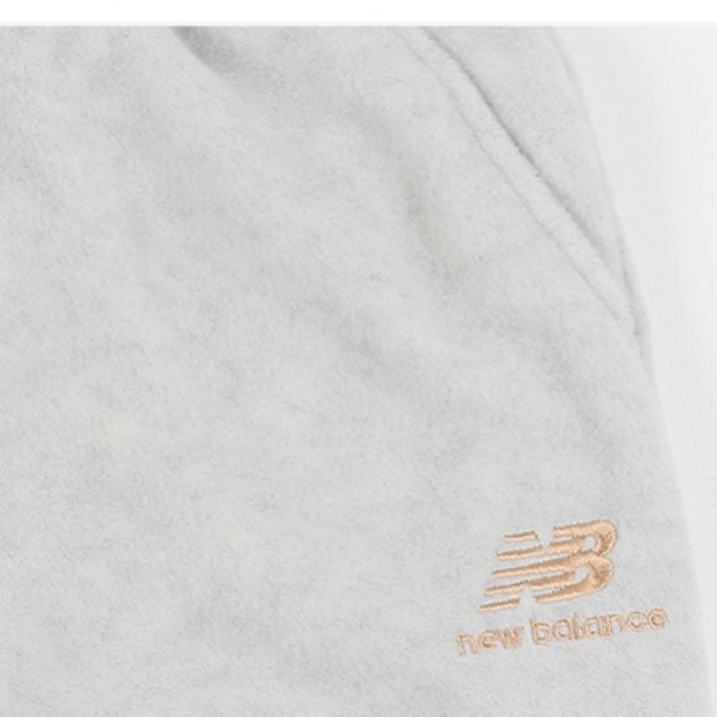 New Balance Детский флисовый тренировочный комплект бежевого цвета