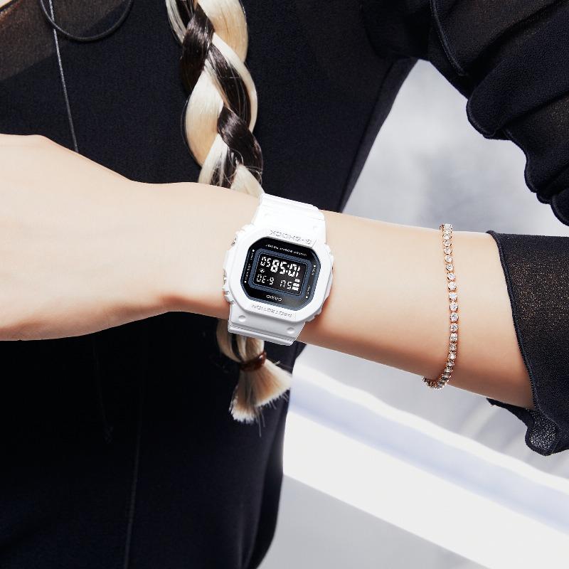 Casio Мужские кварцевые часы G-SHOCK с resin-корпусом, водозащитой 200 м, ударопрочностью, будильником GMD-S5600-7