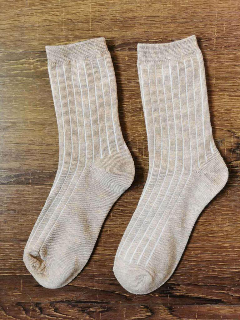 Women's Retro Forest Style Cotton Mid-Tube Socks - Versatile Solid Color for Autumn & Winter, Japanese-Style Long Pile Socks