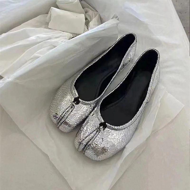 Модные женские туфли на плоской подошве, летние туфли для ходьбы с закрытым носком 2024 года, модные удобные туфли в стиле ретро на мягкой подошве, элегантные одинарные туфли