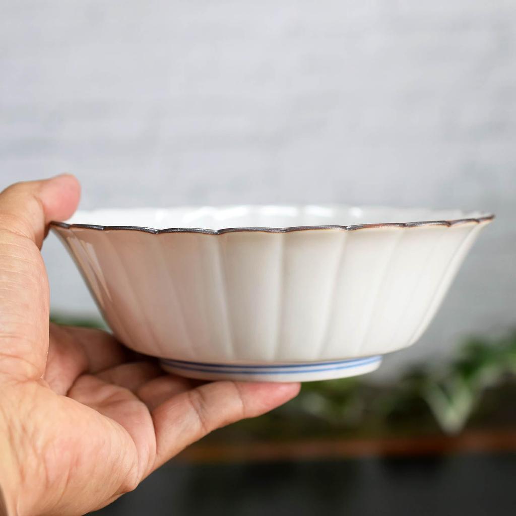 Waza No Stylish Japanese Kutani Ware Bowls with Flower Perfect for Japanese Serving Made In Kura Tableware, Motifs, High-quality Ceramic, Cuisine.