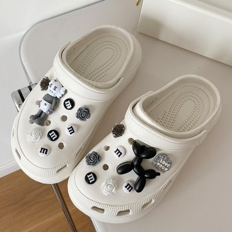 Cartoon Cute Baotou Slippers 2024 Summer New Versatile Increase Thick Sole Women's Anti Slip Versatile Beach Shoes Anti Slip