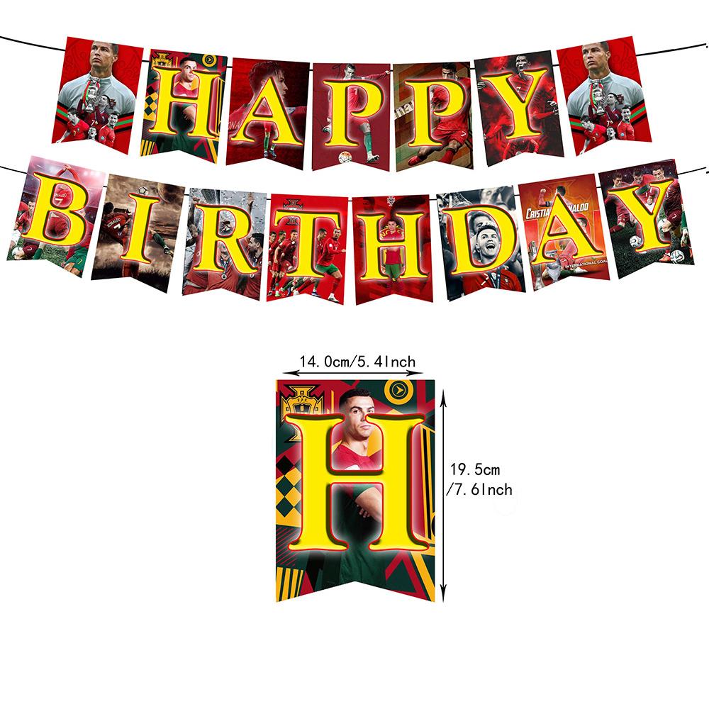 Праздничные украшения Криштиану Роналду включали топперы для торта, воздушные шары, баннер