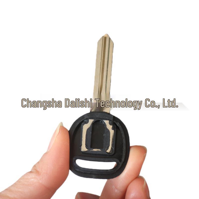 Modified Chevrolet Capaci key shell with logo, compatible chip replacement, aftermarket.