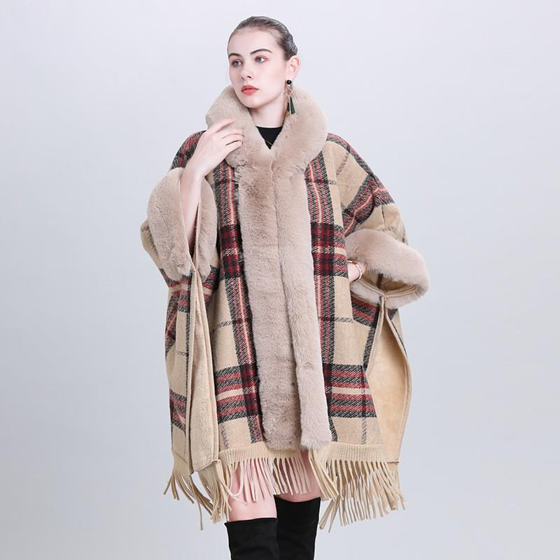 Женский oversized вязаный кейп-шаль с капюшоном, бахромой, клетчатый, рукав летучая мышь, на одной пуговице