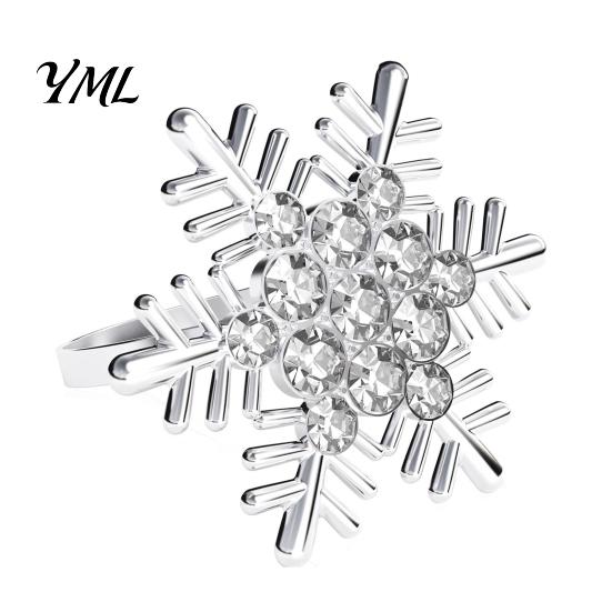 Elegant Dining Table Ornaments Rhinestone Snowflake Napkin Ring, Metal Holder, Winter Luxury Kitchen Decor Holiday Ring for Christmas Dinner