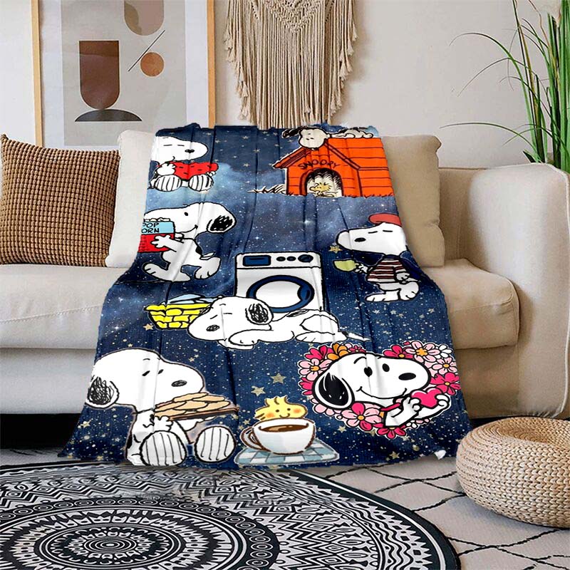 This adorable 3D Snoopy cartoon flannel blanket is comfortable and soft, perfect for use in bedrooms, beds, sofas, picnics, and
