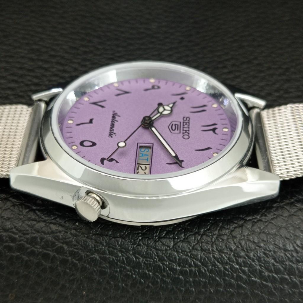 ЯПОНСКИЕ ВИНТАЖНЫЕ ОТРЕМОНТИРОВАННЫЕ АВТОМАТИЧЕСКИЕ МУЖСКИЕ ЧАСЫ SEIKO 5 С ФИОЛЕТОВЫМ ЦИФЕРБЛАТОМ a446338-1