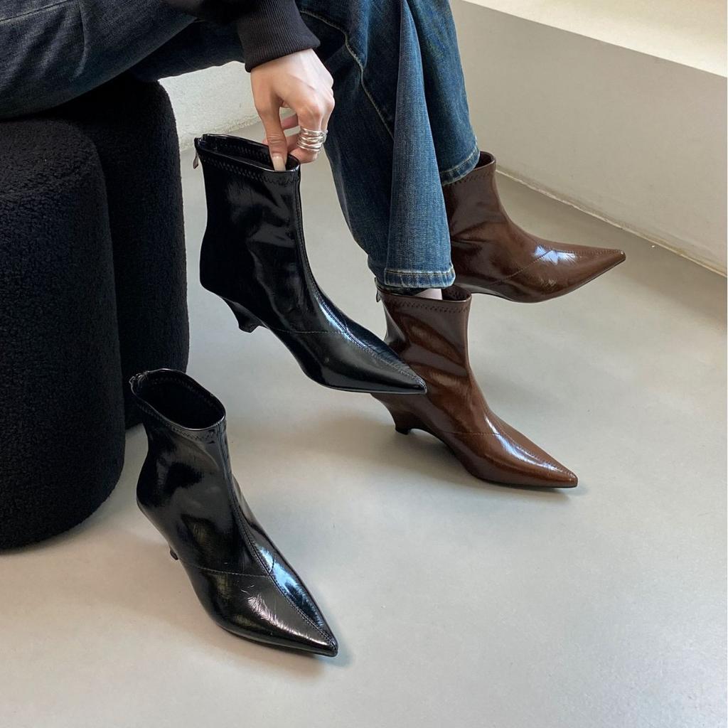 2025 зима новые остроносые короткие ботильоны на низком клиновидном каблуке на молнии, модные ботинки Мартин с низким голенищем, модные женские короткие ботинки