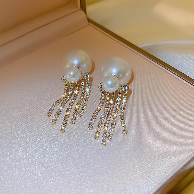 Silver needle light luxury Spice Girl pearl stud earrings temperament retro super flash earrings women's fashion high sense personalized earrings