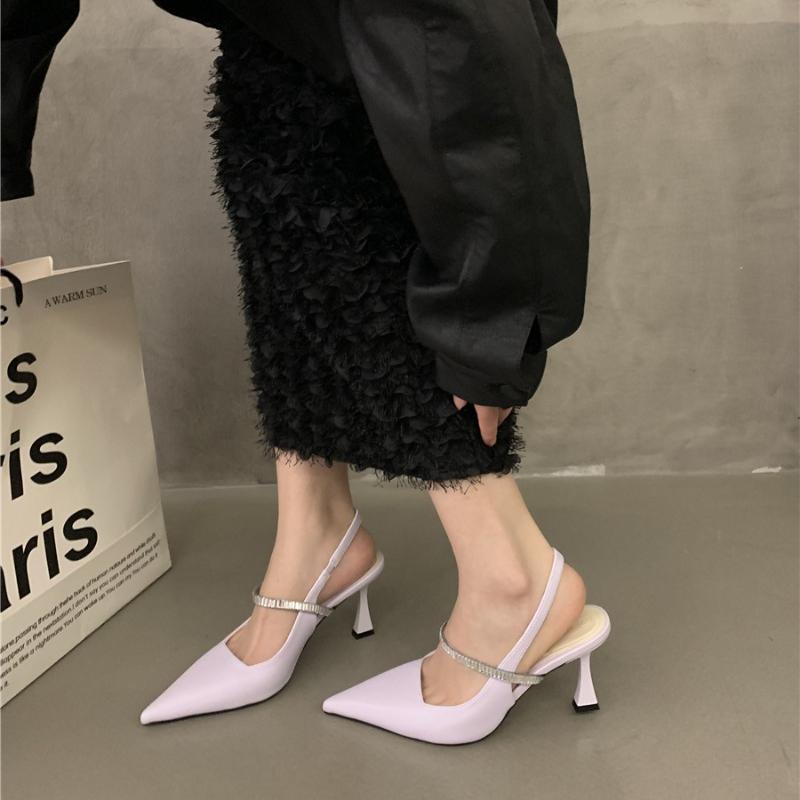 2024 Весна и осень Женские босоножки на высоком каблуке Новые универсальные модные туфли на тонком каблуке с острыми черными пряжками и ремешком Одинарные туфли для женщин