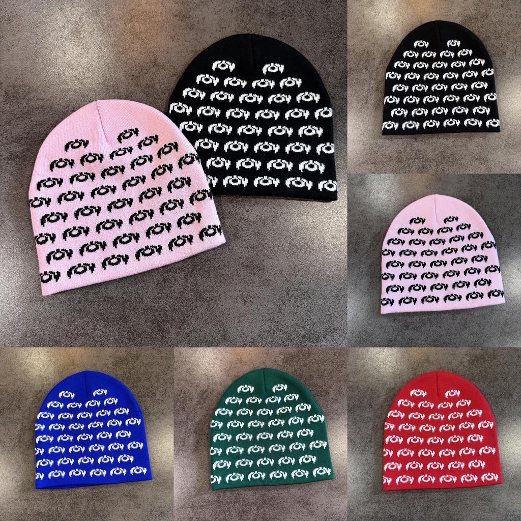 Объемная вязаная шапка-бини с высоким верхом и наушниками для тепла осенью и зимой для мужчин и женщин