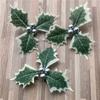 50/10 шт. Искусственные ягоды падуба с зелеными листьями DIY Рождественский венок Свадебные цветы Подарки Рождество Новый год Праздничные украшения