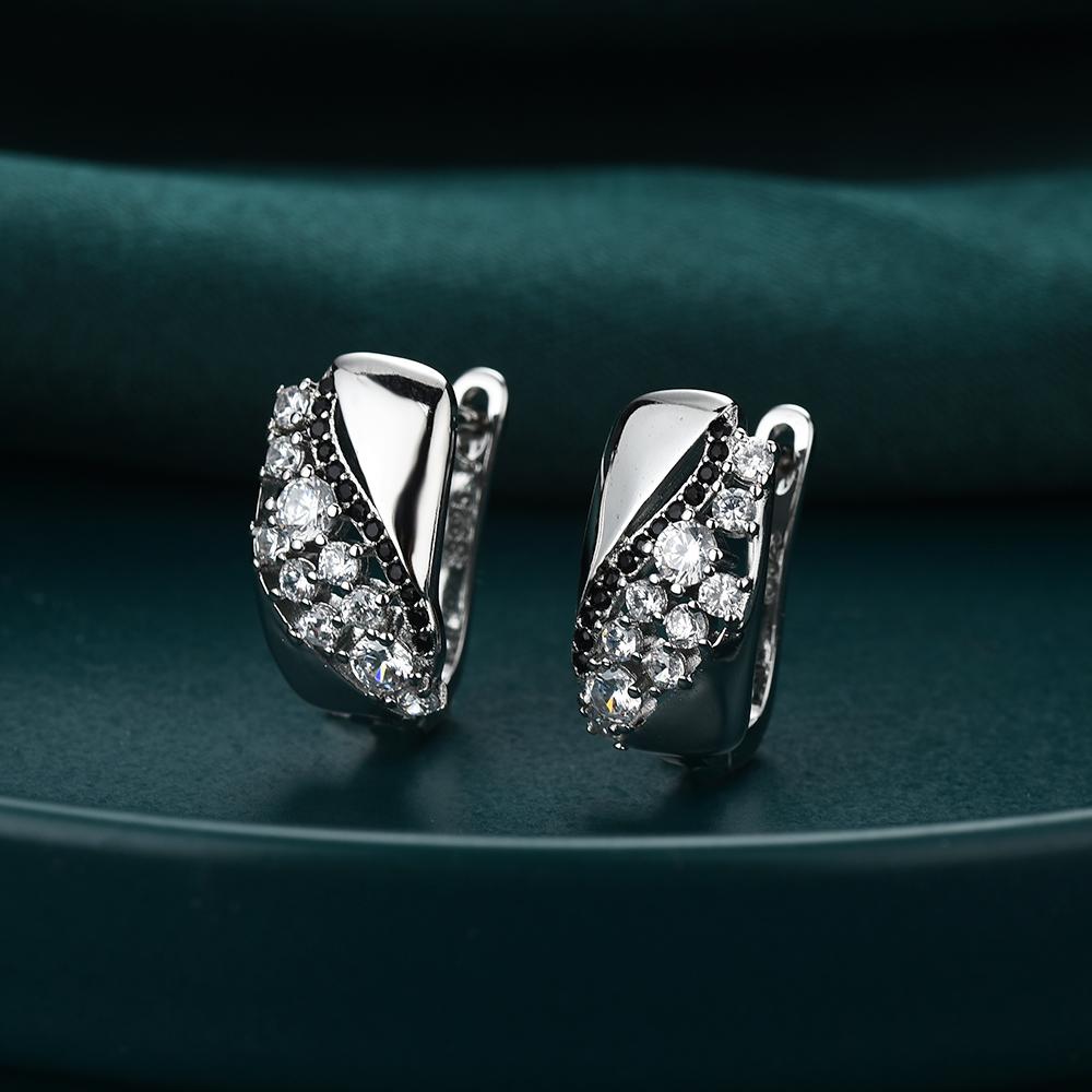 Black Awn Женские серьги-кольца с черными и белыми камнями