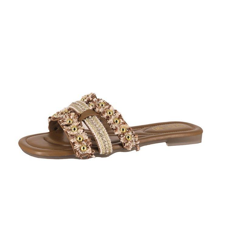 Xiaoxiangfeng flat-bottomed slippers women's outer wear 2025 summer new soft-bottomed fairy versatile pearl seaside sandals