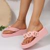 Модные женские шлепанцы-клинья с цветочным декором, лето 2025, легкие, с перемычкой для пальца, на платформе, женские удобные пляжные шлепанцы с нескользящей подошвой