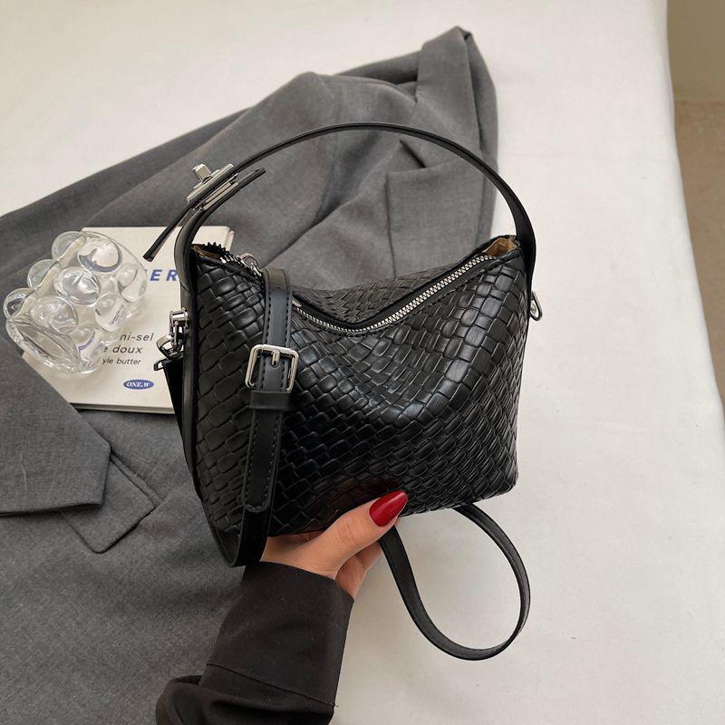 Трендовая женская плетеная сумка 2025: Летняя модная сумка кроссбоди-подушка для простых поездок