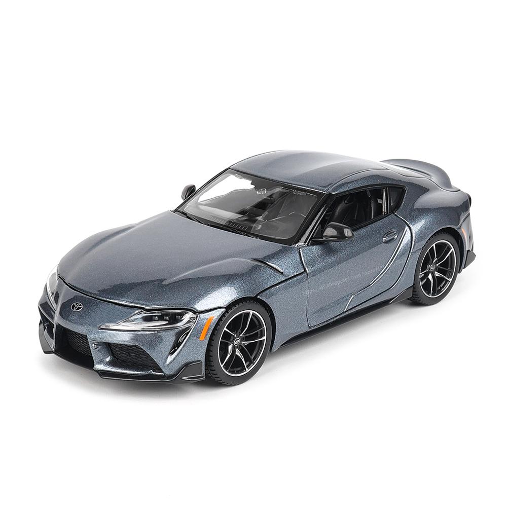Maisto 1:24 New style 2021 Toyota GR Yaris simulation alloy car model crafts decoration collection toy tools gift