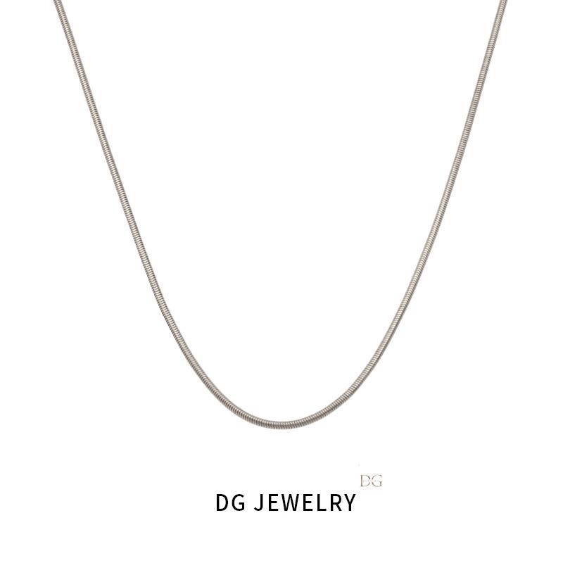 Геометрическое позолоченное титановое ожерелье-цепочка «змеиная кость»: Минималистичный и универсальный