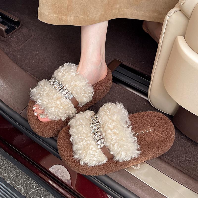 Fashion Thick Soled Hairy Slippers for Women's Outdoor Wear 2025 Autumn New Fashion Women's Belt Buckle Lazy Casual Teddy Curly Slippers