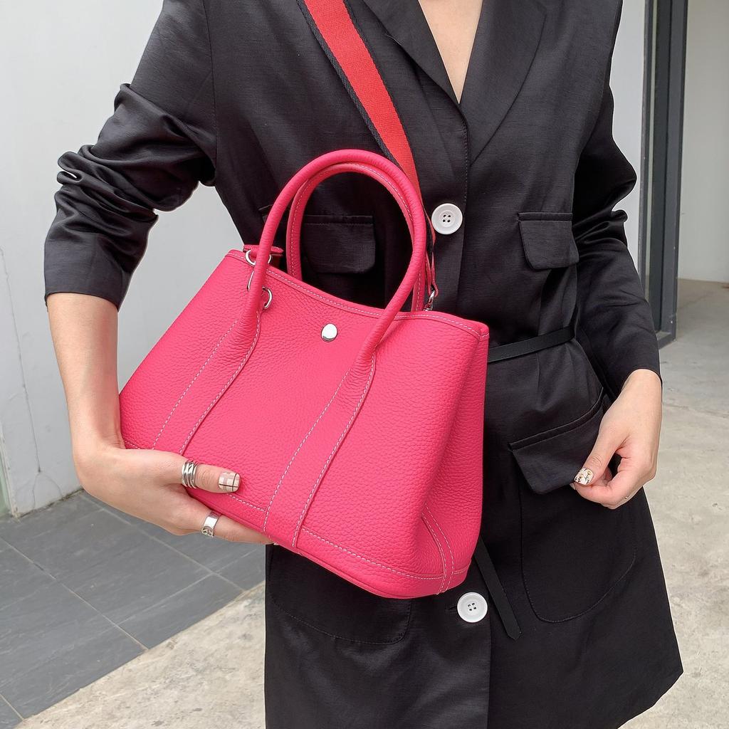 Женская сумка 2025 новая из натуральной коровьей кожи садовая сумка фабрика-источник наплечная сумка-мессенджер большая вместительная портативная сумка-тоут